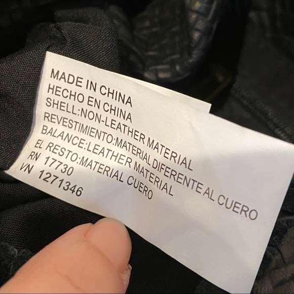 DV Large Black Bag with Tassel - Picture 7 of 10